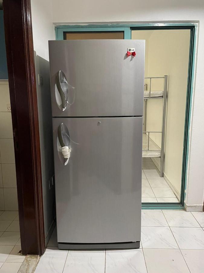 Brand New Boys Hostel 5 Min Walk From Burjuman Metro Station Exit-4 With All Brand New Furnishings & Free Facilities ドバイ エクステリア 写真