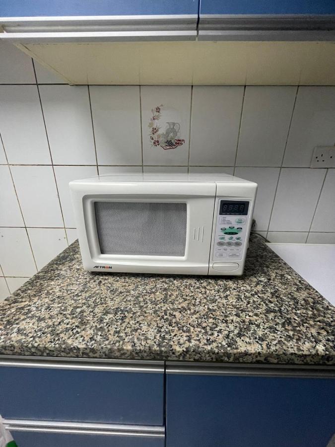 Brand New Boys Hostel 5 Min Walk From Burjuman Metro Station Exit-4 With All Brand New Furnishings & Free Facilities ドバイ エクステリア 写真
