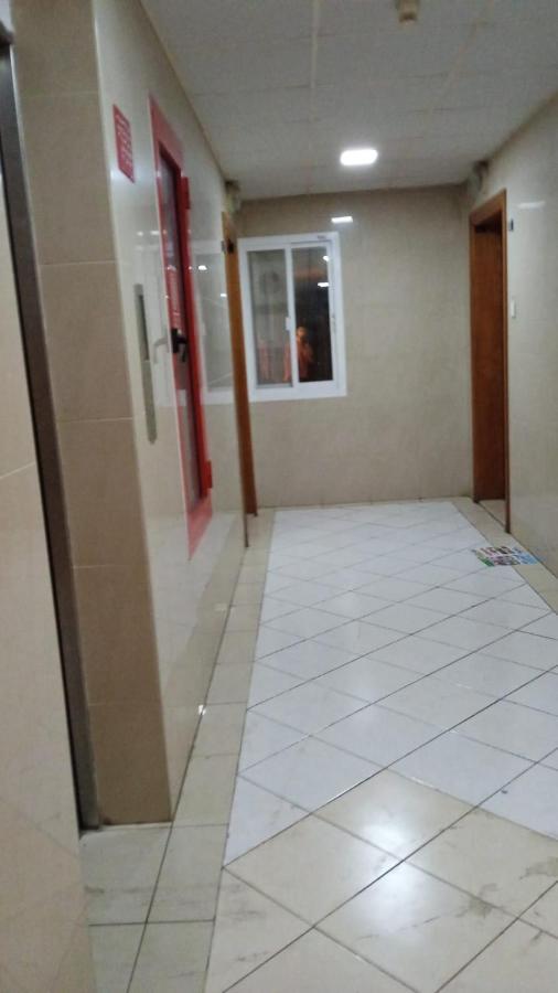 Brand New Boys Hostel 5 Min Walk From Burjuman Metro Station Exit-4 With All Brand New Furnishings & Free Facilities ドバイ エクステリア 写真