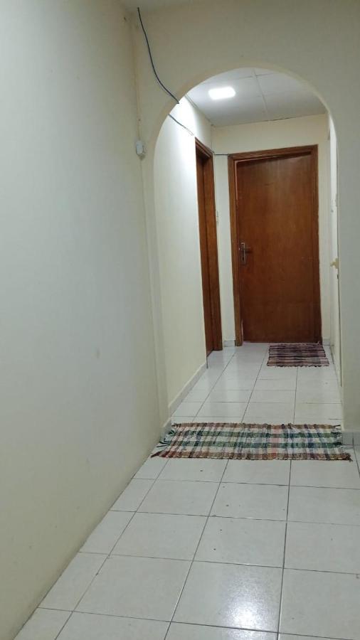 Brand New Boys Hostel 5 Min Walk From Burjuman Metro Station Exit-4 With All Brand New Furnishings & Free Facilities ドバイ エクステリア 写真